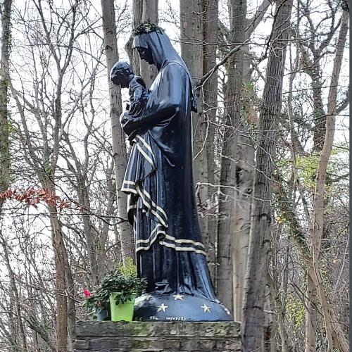 La statue de La Vierge noire à l’Enfant, aujourd’hui