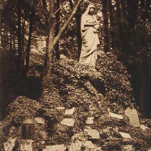 Extrait d’une carte postale ancienne de la Vierge