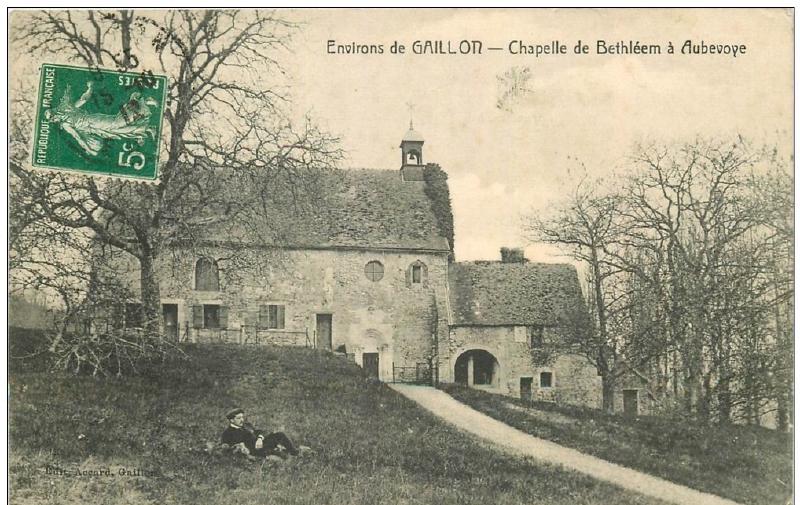 Carte postale de la façade sud de la chapelle en 1912.