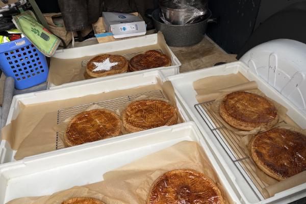 8 magnifiques galettes préparées par Martine et Eric.